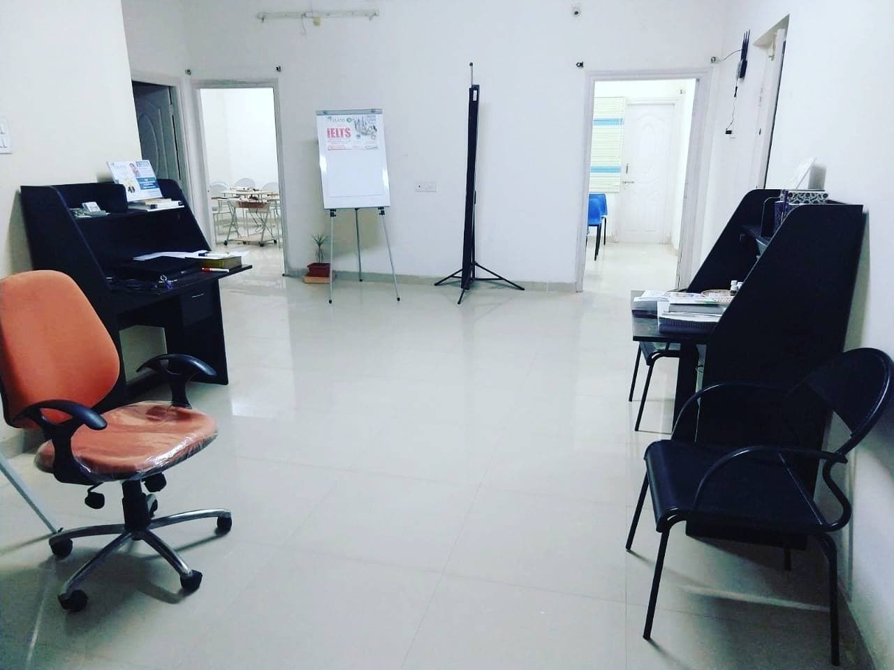 EngPlanet classroom photo 2